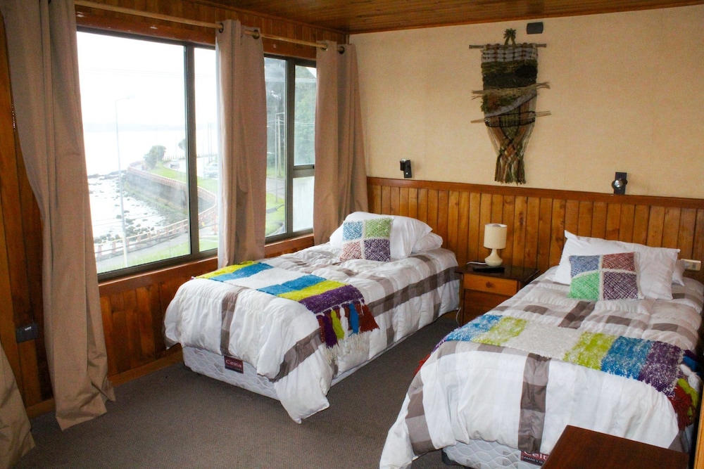 Standard Twin Room, 2 Twin Beds, Ocean View photo 2