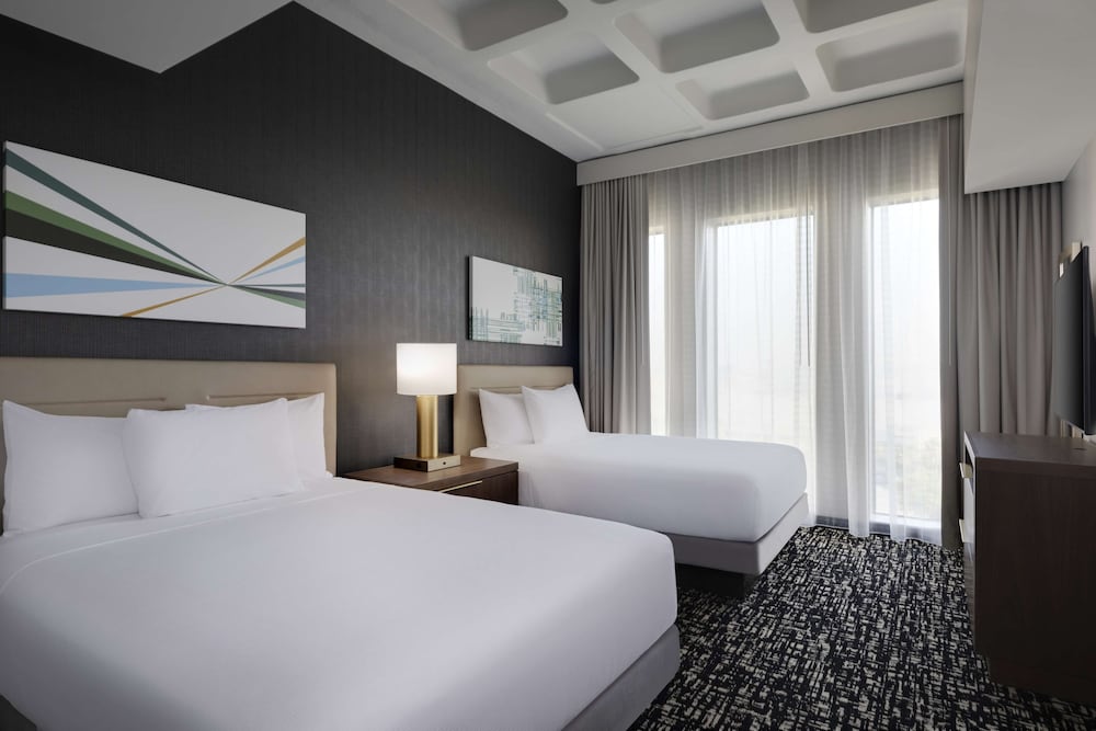 Suite, 1 Bedroom, Accessible (Roll-In Shower)