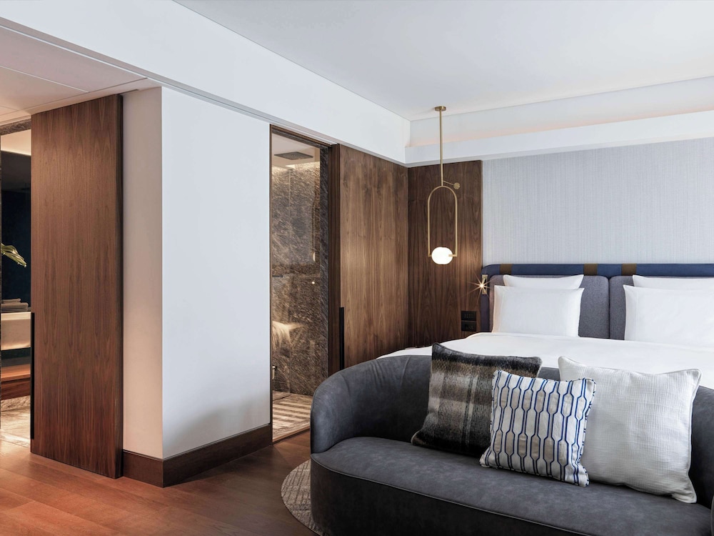 Junior Suite, 1 King Bed