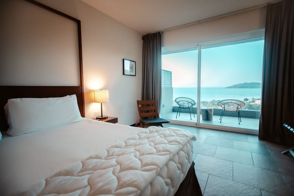 Room, 1 King Bed, Non Smoking, Ocean View (Concept)