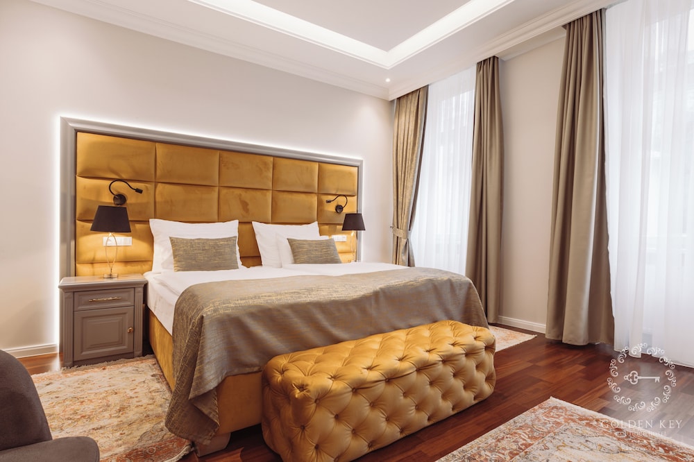 Luxury Double Room, 1 King Bed, City View photo 1