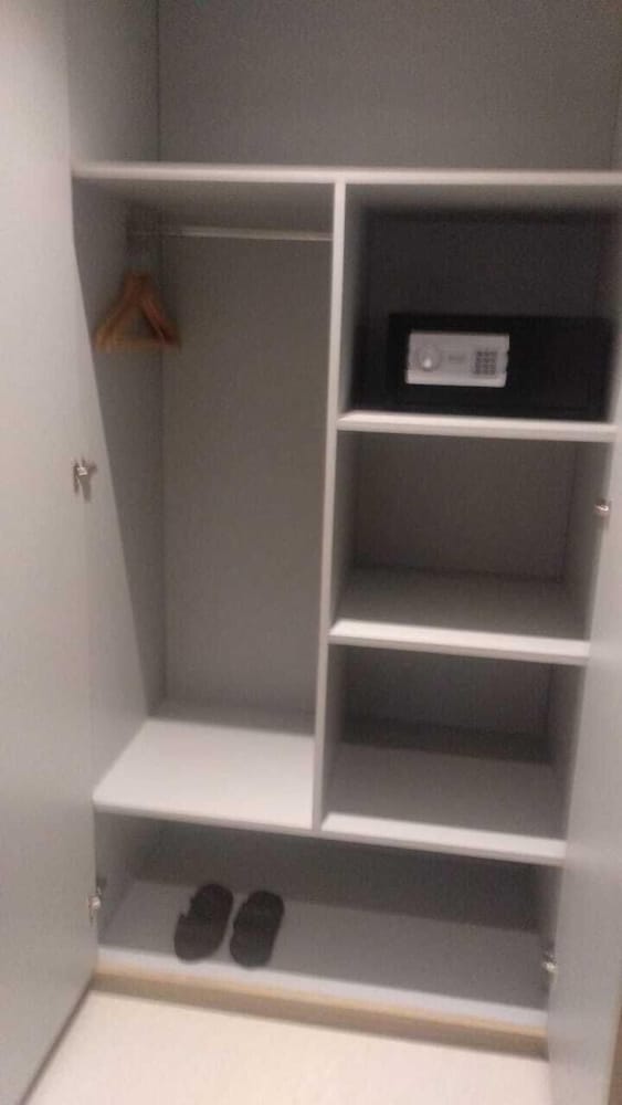 Standard Double or Twin Room - Photo 16
