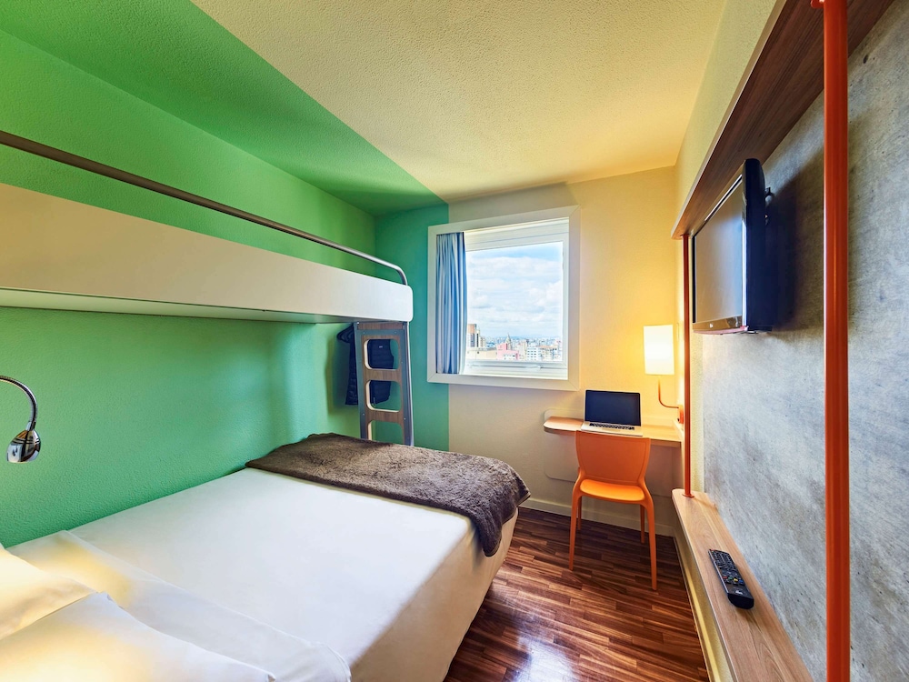 ibis budget SP Centro São João — Standard Room, Multiple Beds