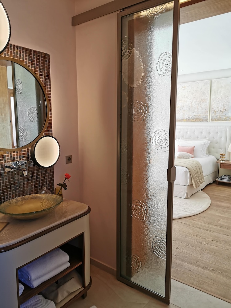 Deluxe room - Photo 12