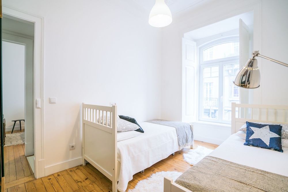 Apartment, 4 Bedrooms, Balcony, River View