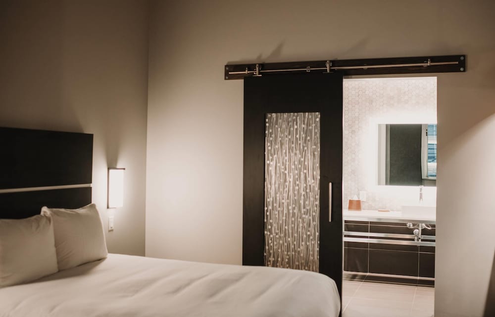 Standard Room, 2 Queen Beds, Non Smoking
