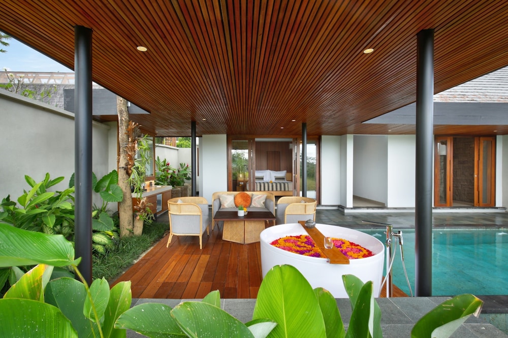 Grand 2 Bedroom Private Pool Villa with Ricefield View - Photo 17