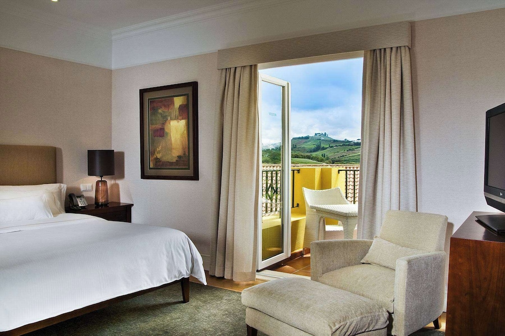Suite, Golf View - Photo 1
