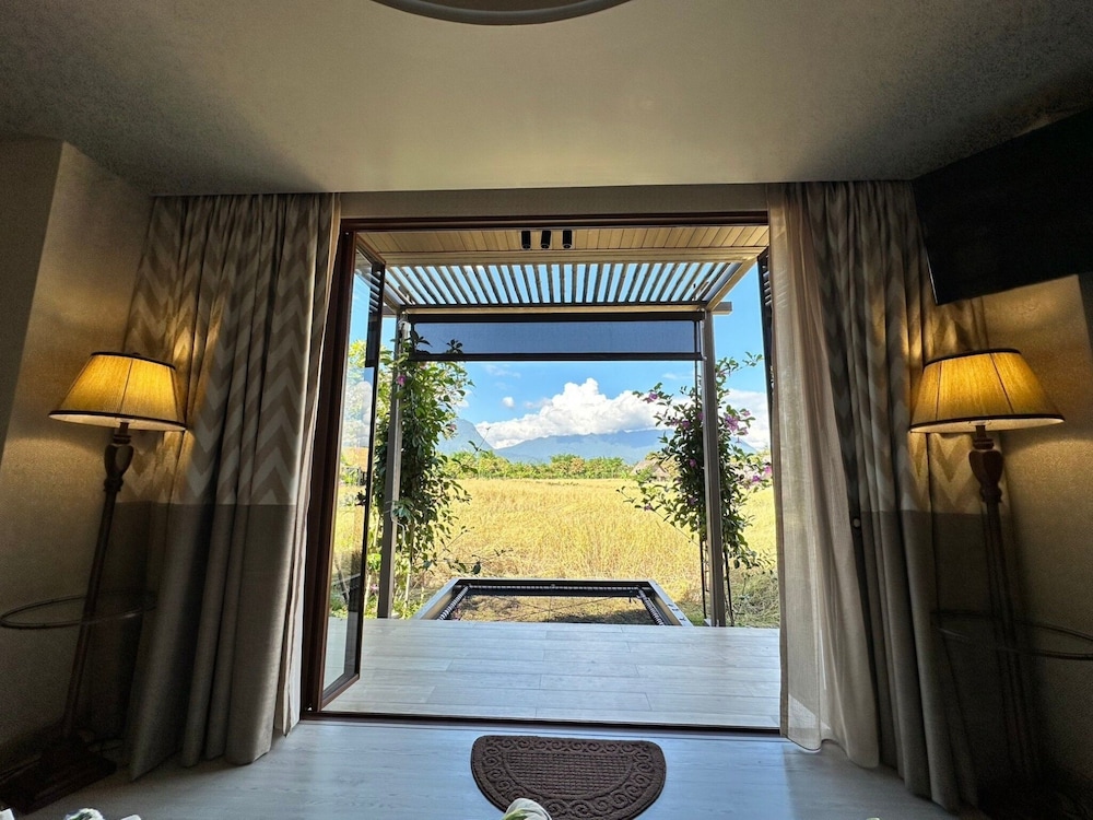 Executive Suite, Mountain View - Photo 7