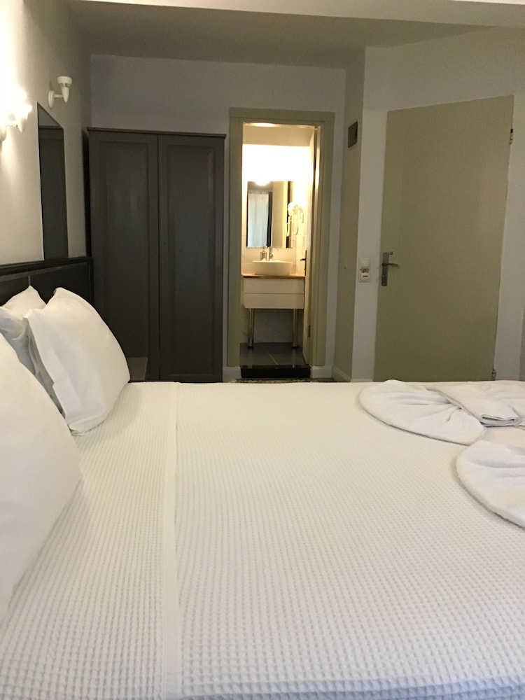 Standard Double Room photo 3
