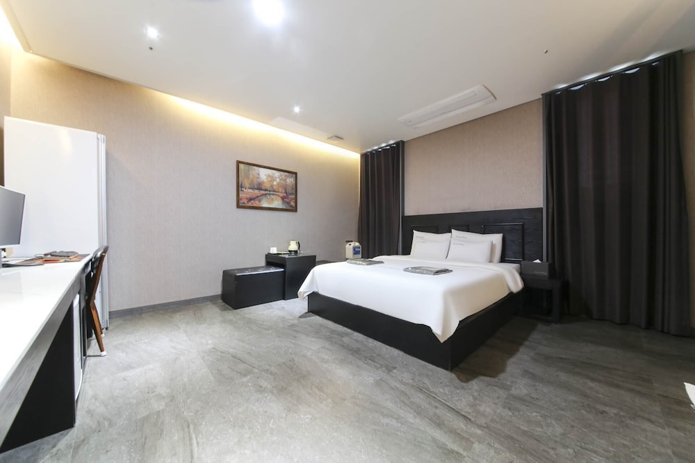 Standard Room - Photo 12