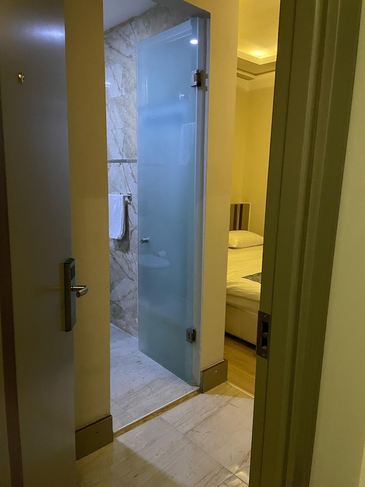 Premium Double Room Single Use photo 3