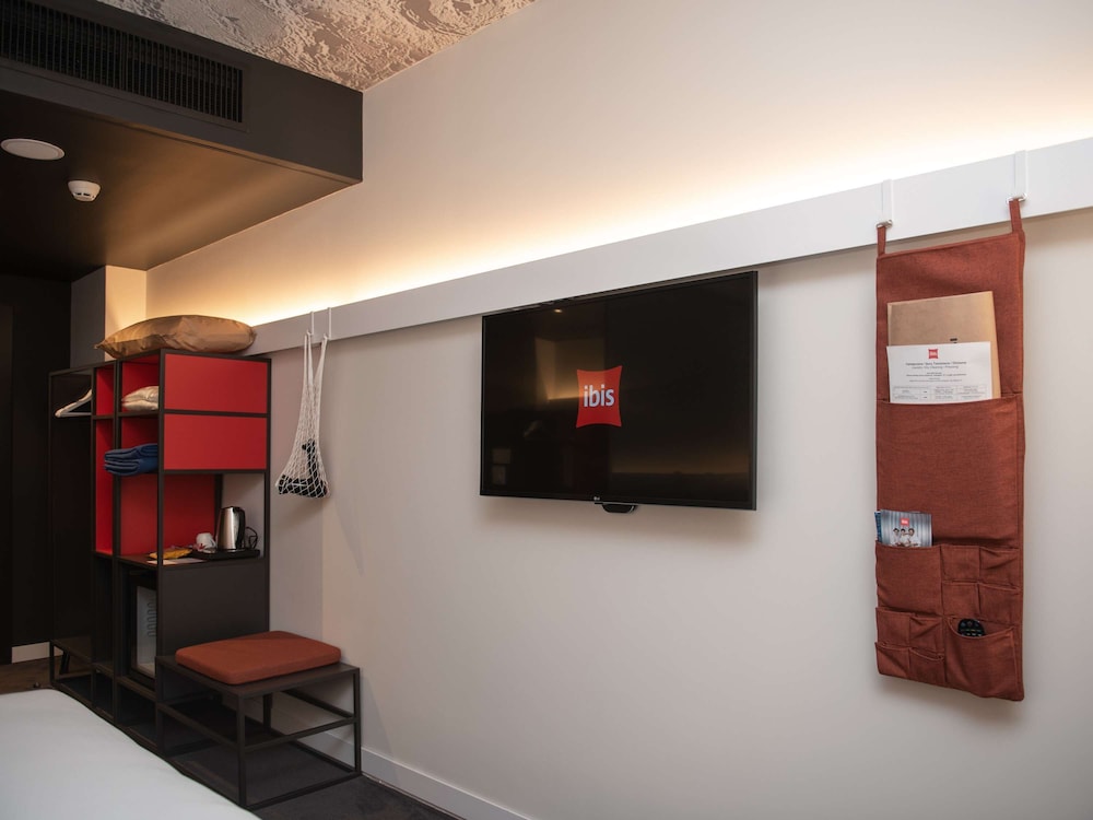 Premium Room, 1 Double Bed - Photo 11