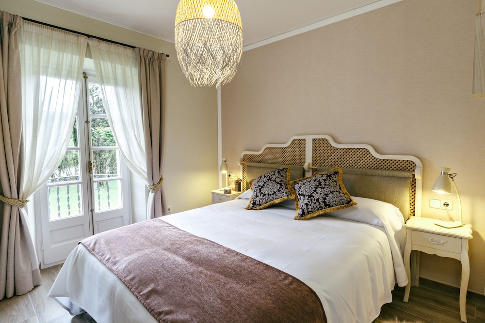 Villa, 4 Bedrooms, Terrace, Garden View photo 2