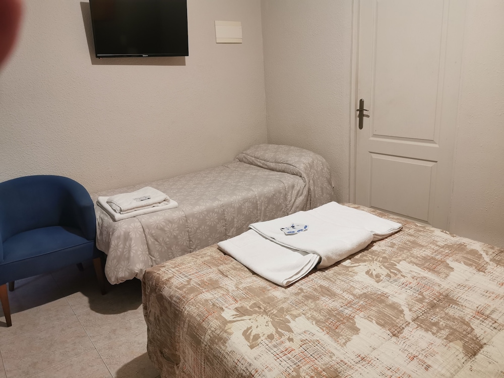 Double Room (extra bed) - Photo 6