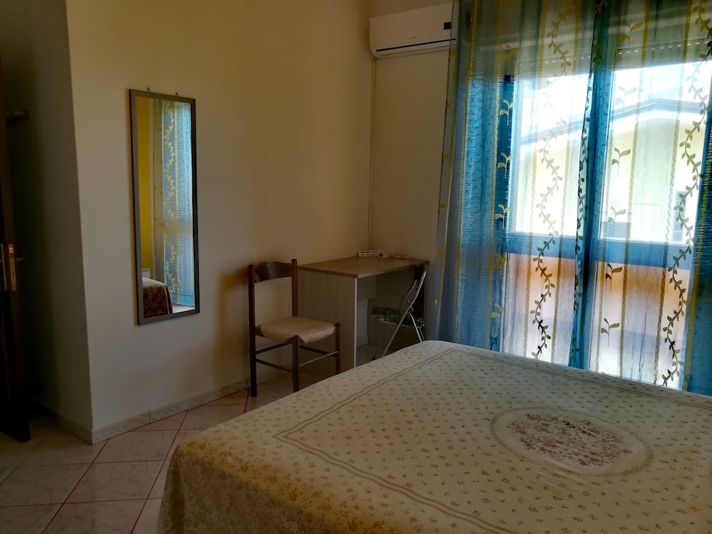 Standard Double Room, Private Bathroom, Garden View photo 2