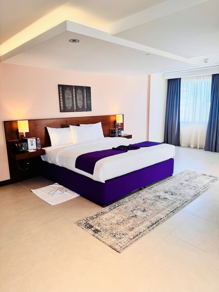 Junior Suite, 1 King Bed - Photo 24