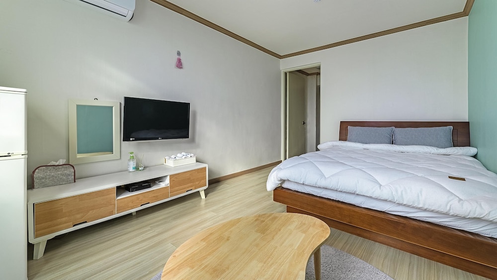 Basic Room, 1 Bedroom (306(mountain view)) photo 2