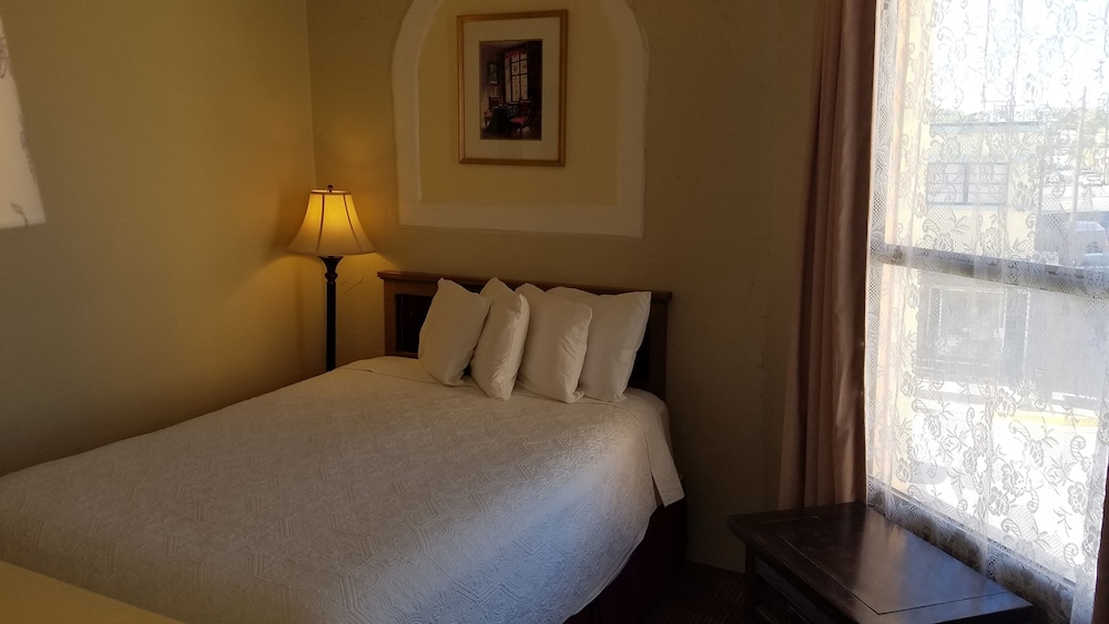 Traditional Suite - Photo 1