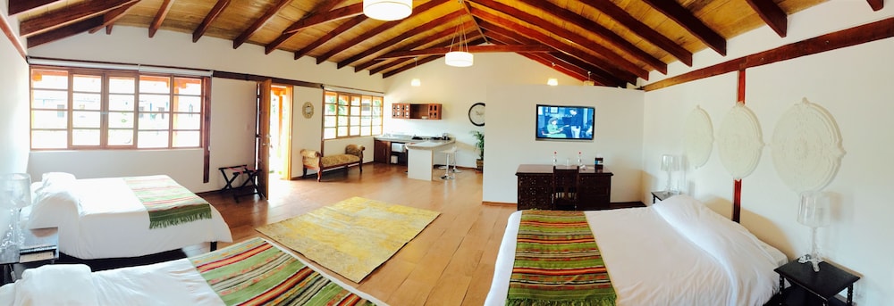 Family Room, 1 Bedroom, Kitchenette, Garden View photo 1
