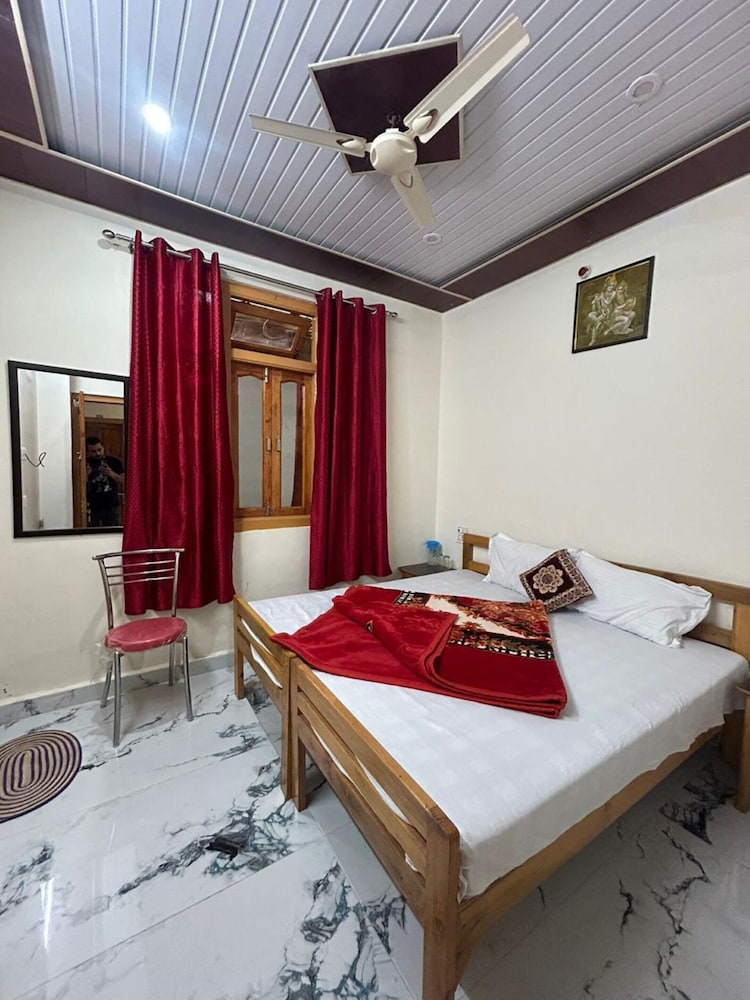Standard Triple Room photo 2