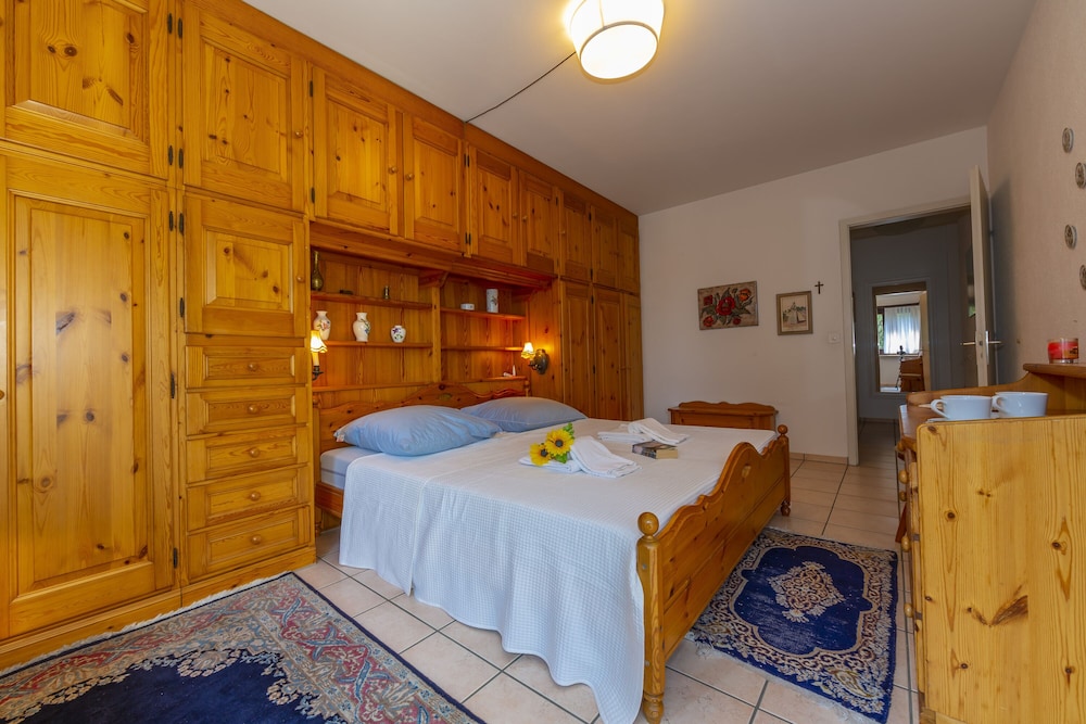 Family Apartment, Multiple Bedrooms, 2 Bathrooms (Casa Bader) photo 3