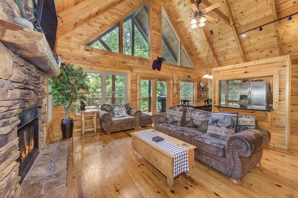 Cabin, Multiple Beds, Hot Tub, Mountain View (Hidden Haven)