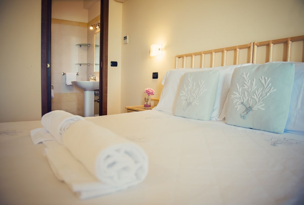 Double Room, Partial Sea View photo 3