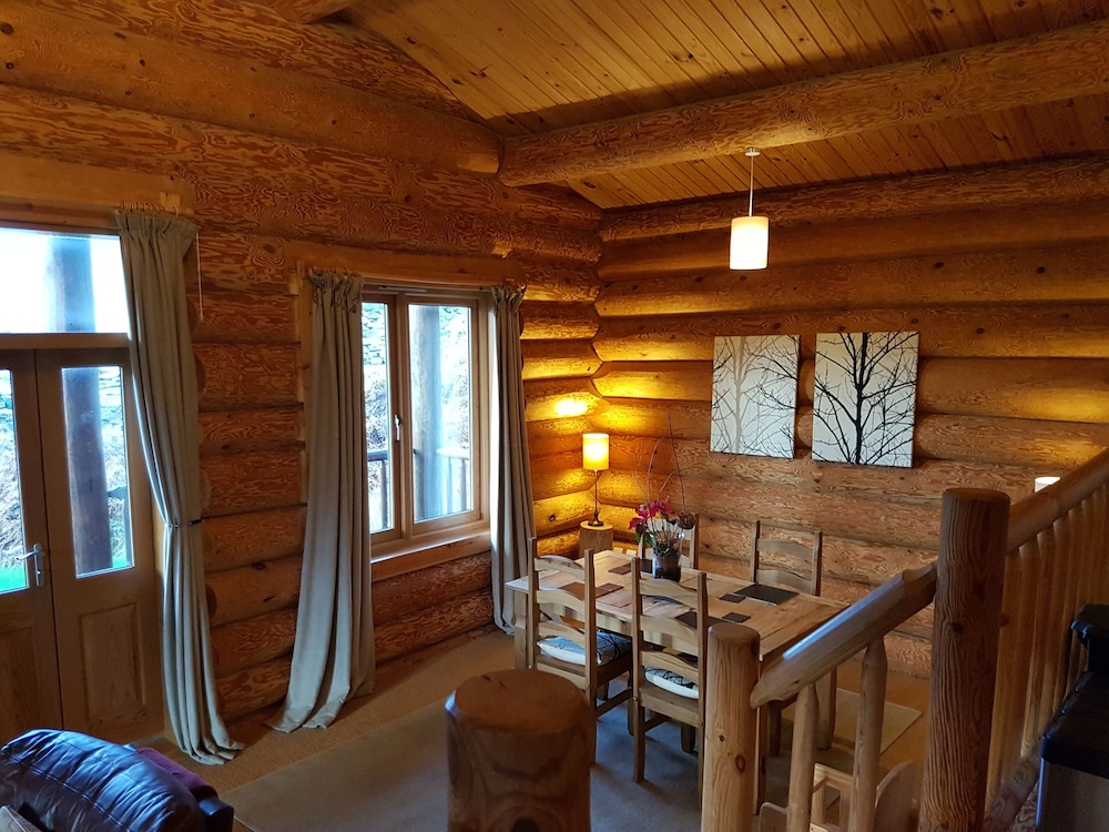Cabin, 2 Bedrooms (Damson) photo 1