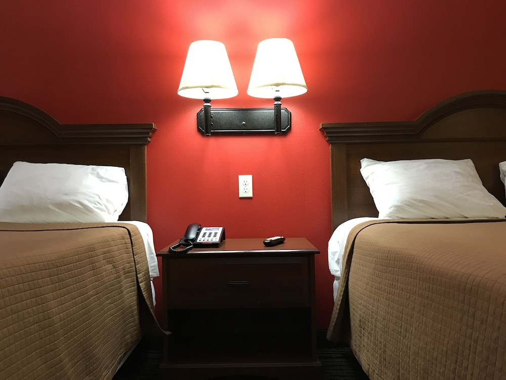 Room, 2 Queen Beds photo 2