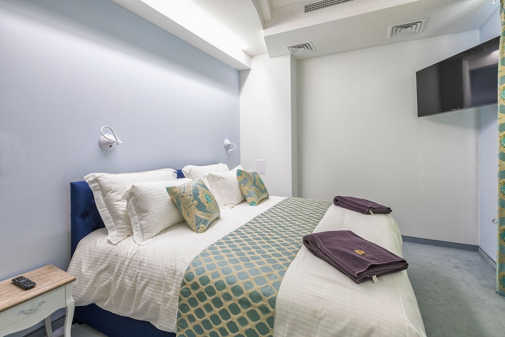 Standard Double Room - Photo 2