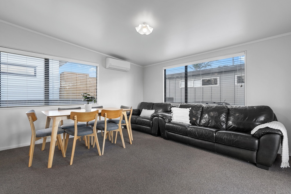 Self-Contained Unit (Park Motel - Access) (2BR)