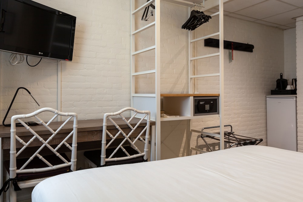 Business Room, 1 Queen Bed, Non Smoking - Photo 15