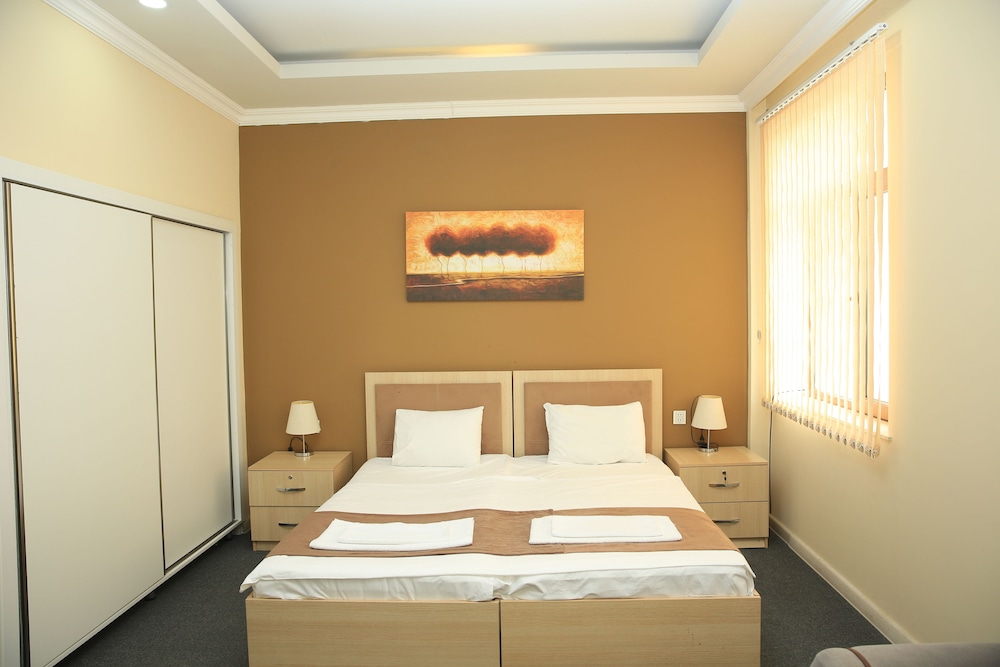 Deluxe Suite