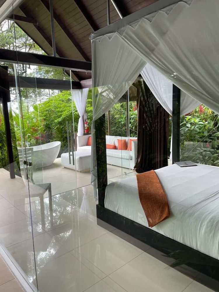 Honeymoon Room