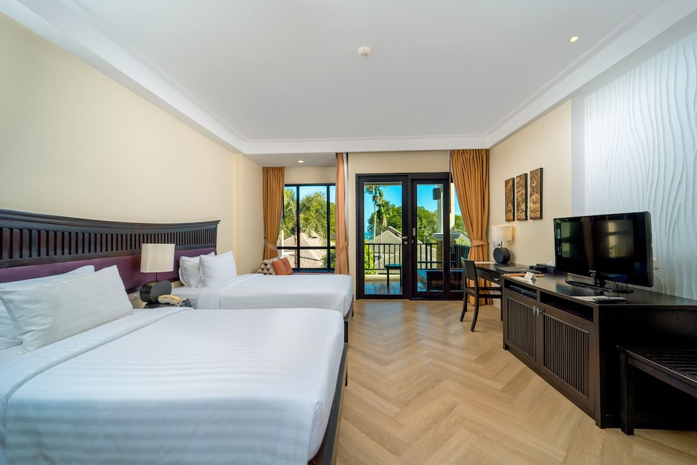 Deluxe Room - Photo 5