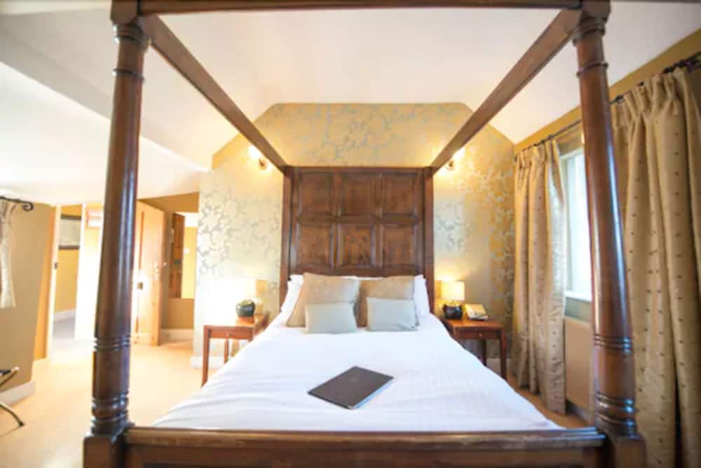 Room (Four Poster) photo 3