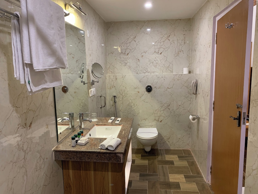 Superior Double or Twin Room, Balcony, Garden View photo 3