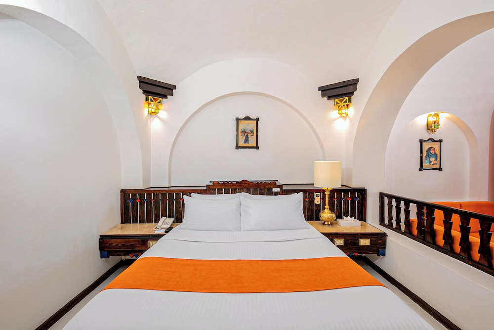 Standard Room, Pool View - Photo 1