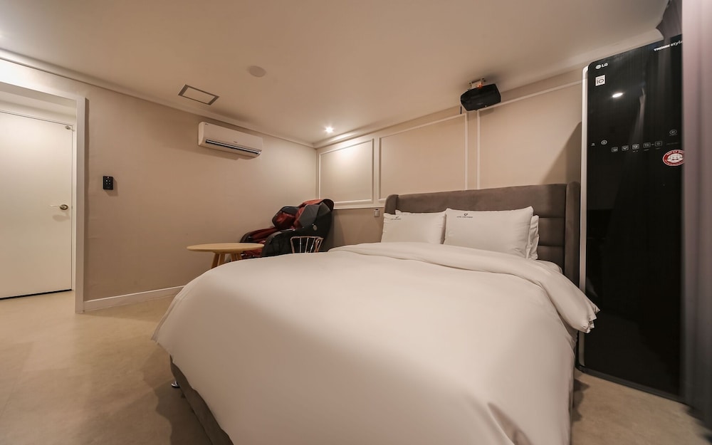 Room (VVIP-Breakfast (2PC Netflix)(Massage )