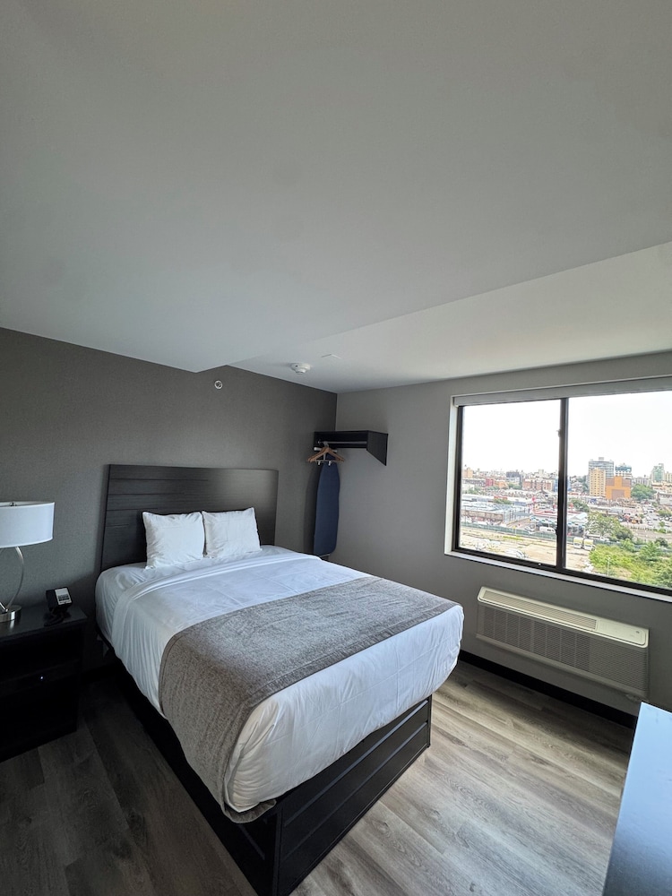 Single Room, 1 Queen Bed, Non Smoking photo 1