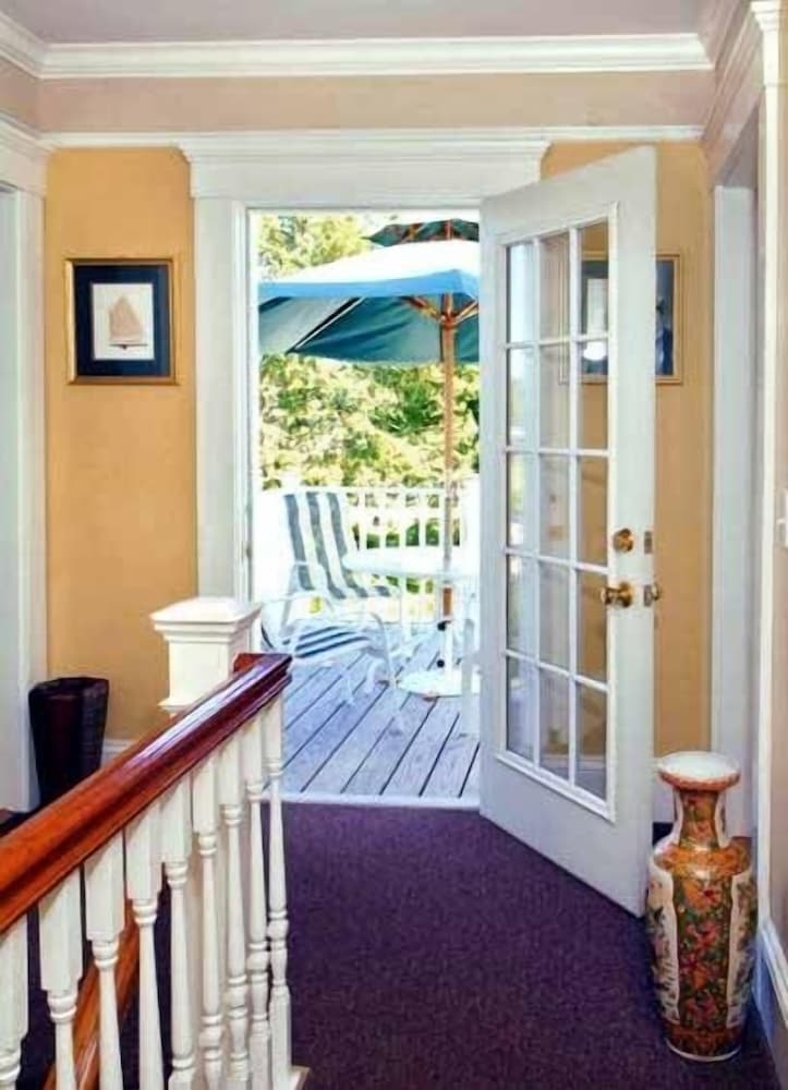Captains Quarters