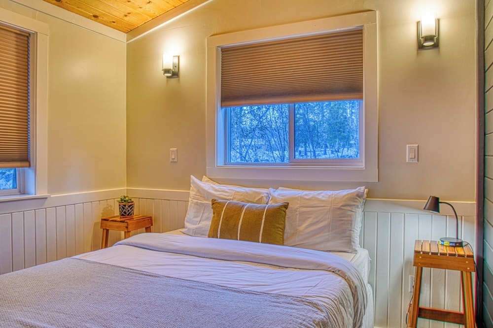 Cabin, 2 Queen Beds, Jetted Tub photo 1