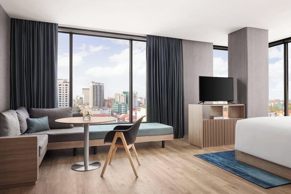 Executive Room, 1 King Bed with Sofa bed photo 1