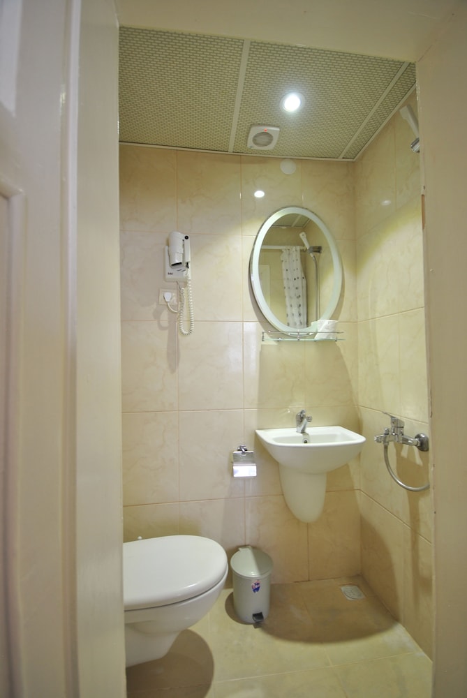 Standard Double Room photo 3