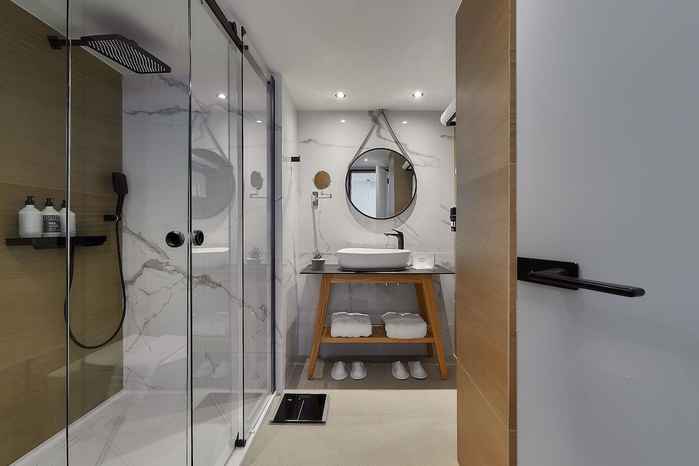 Double Swim Up Room - Photo 5