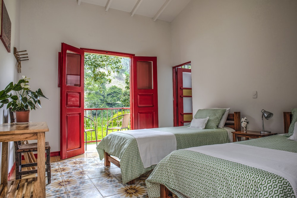 Standard Twin Room, 2 Twin Beds, Private Bathroom, Garden View photo 1