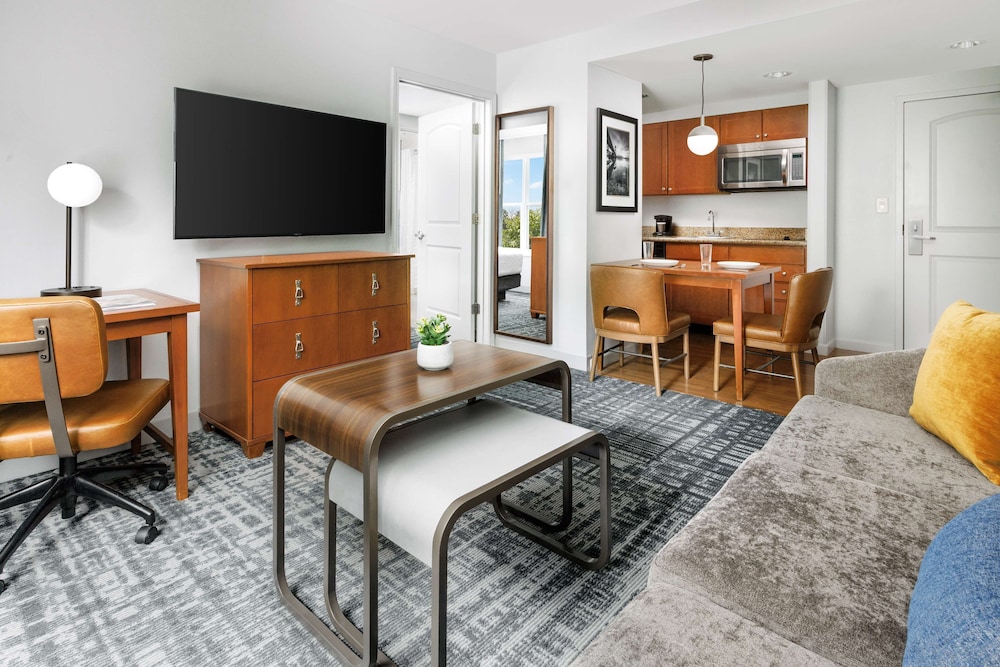 Suite, One King Bed, Accessible - Photo 3