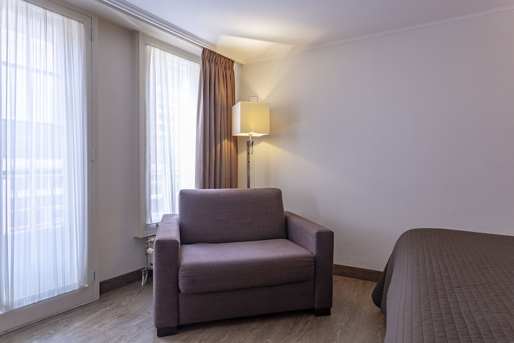 Deluxe Suite, 1 King Bed photo 2