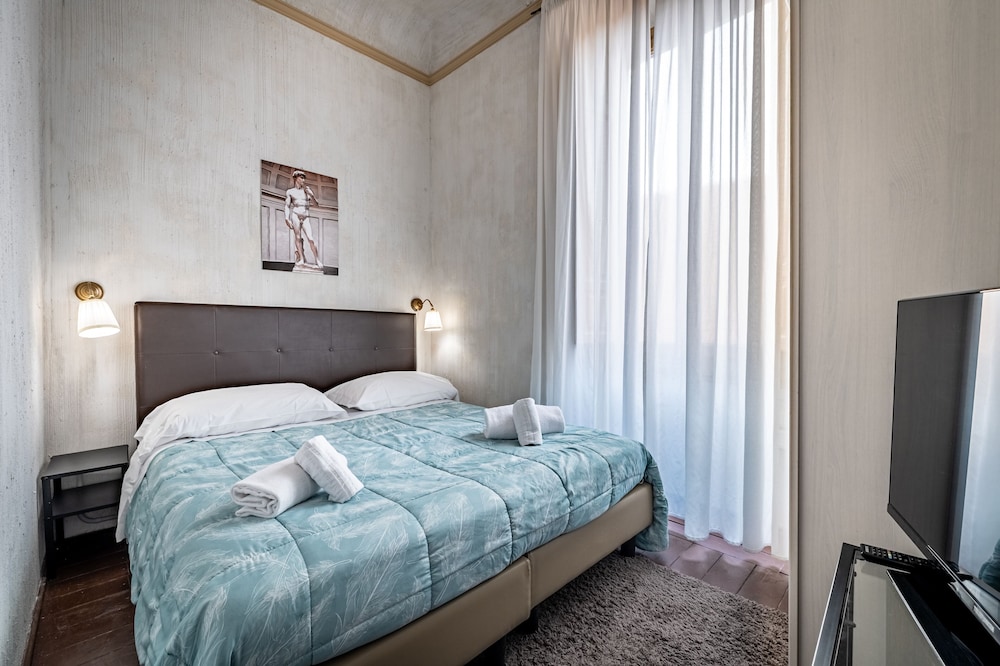 Standard Double Room (Genova)